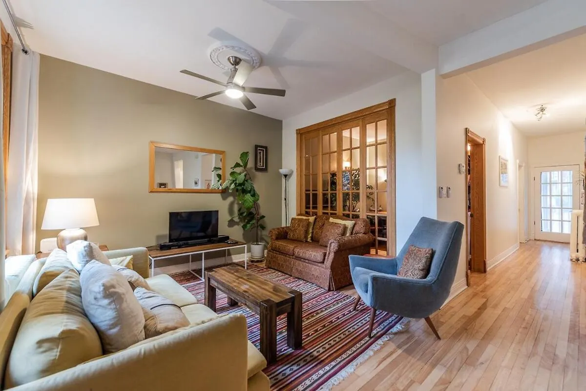 Spacious 2-Level 4 Bedroom Home Near Jean-Talon Market, Pets Welcome! Montreal 0*,  Canada